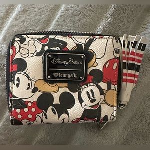 Disney Parks Mickey Minnie zippered wallet